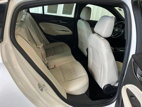 Used 2019 Buick Regal Avenir w/ Driver Confidence Package II FWD image 22