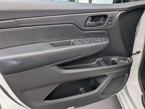Used 2024 Honda Odyssey Sport image 12