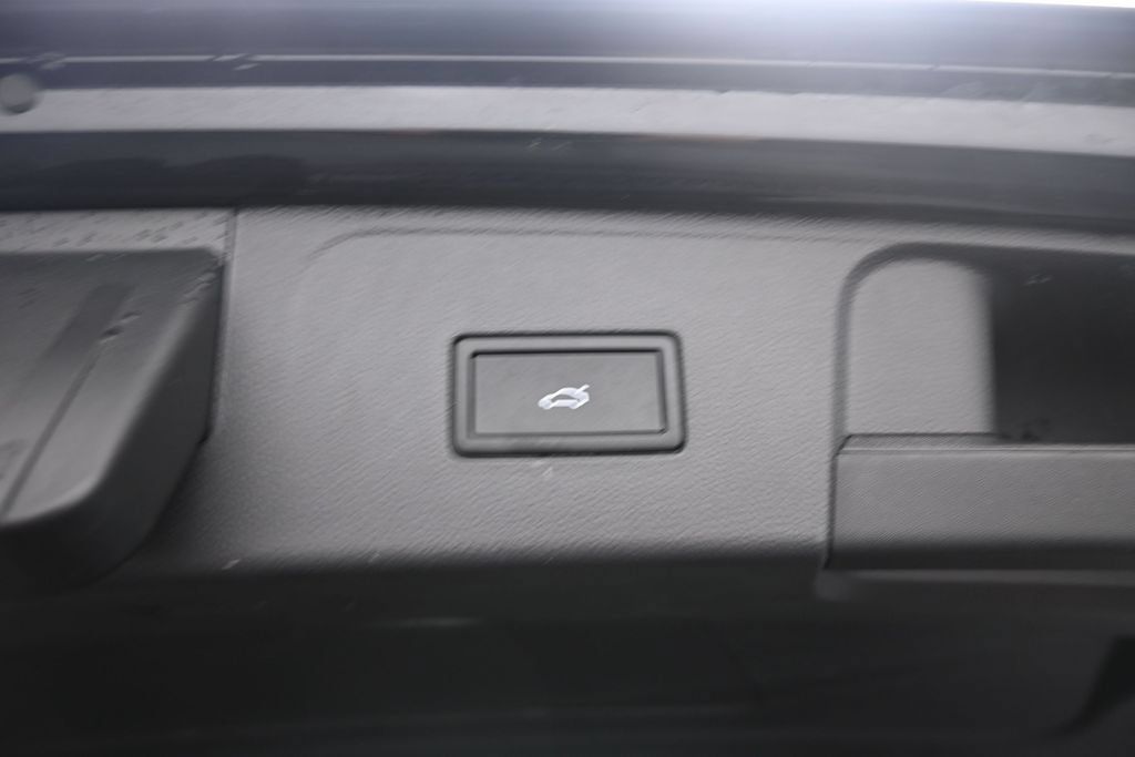 Used 2026 Volkswagen Atlas SE FWD image 35
