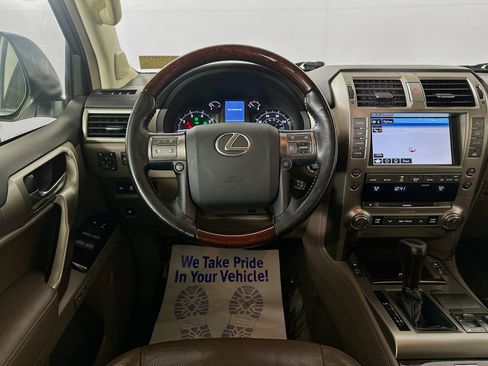 Used 2018 Lexus GX 460 Premium w/ Premium Package image 22