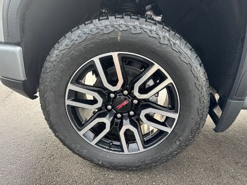 New 2026 GMC Sierra 1500 AT4 w/ AT4 Premium Package AWD/4WD image 33