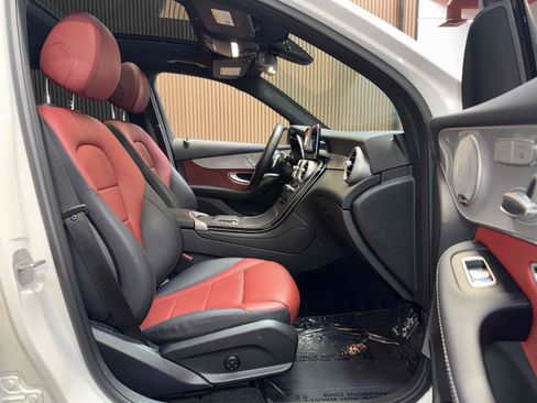 Used 2021 Mercedes-Benz GLC 300 image 34