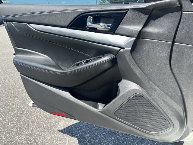Used 2020 Nissan Maxima 3.5 S w/ Floor Mat Group FWD image 31