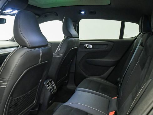 Certified 2024 Volvo C40 P8 Recharge Ultimate w/ Protection Package Premier AWD/4WD image 19