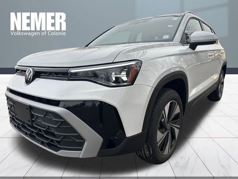New 2026 Volkswagen Taos SE AWD/4WD image 1