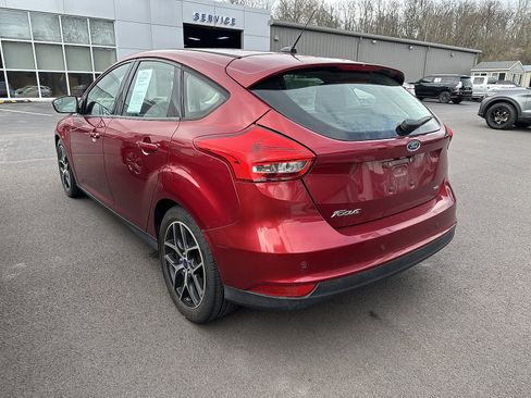 Used 2017 Ford Focus SEL w/ Cold Weather Package image 3