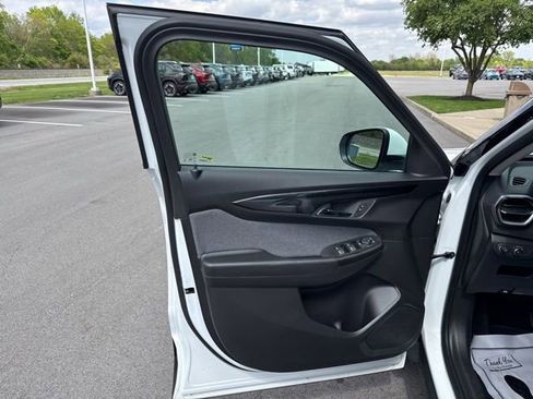 Used 2025 Chevrolet TrailBlazer LT AWD/4WD image 15