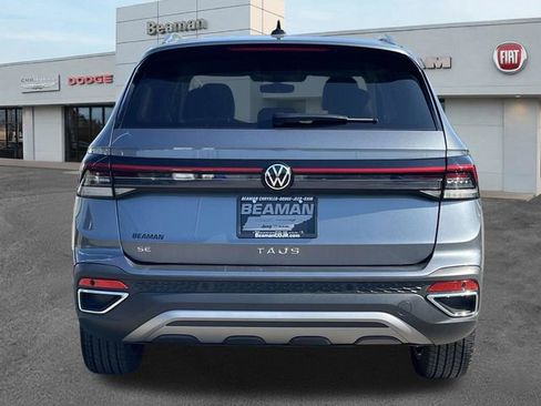 Used 2025 Volkswagen Taos SE image 6