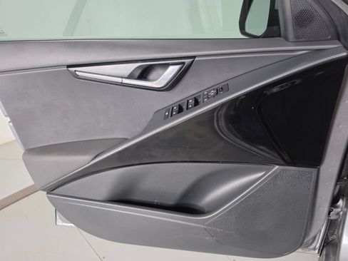 Used 2024 Kia Niro EX w/ EX Cold Weather Package FWD image 33
