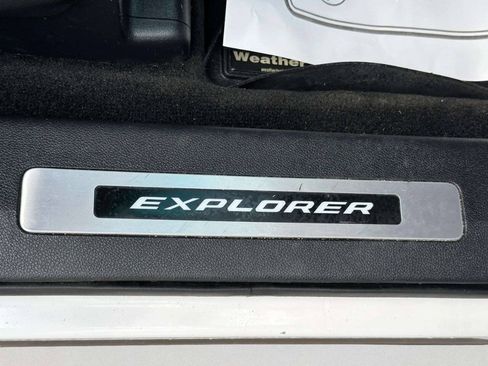 Used 2017 Ford Explorer Platinum AWD/4WD image 28