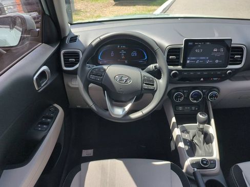 New 2026 Hyundai Venue SEL FWD image 18