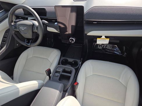 Used 2025 Ford Mustang Mach-E Premium AWD/4WD image 22