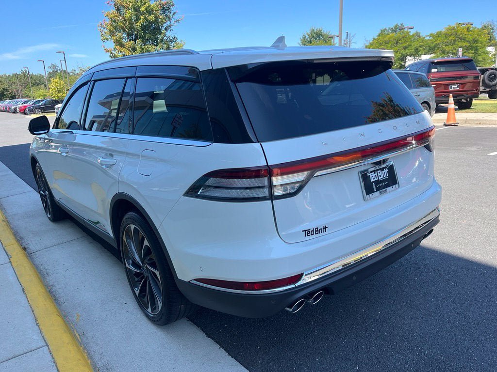 Certified 2024 Lincoln Aviator Reserve w/ Equipment Group 201A AWD/4WD image 7