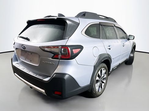 Used 2023 Subaru Outback Limited image 7