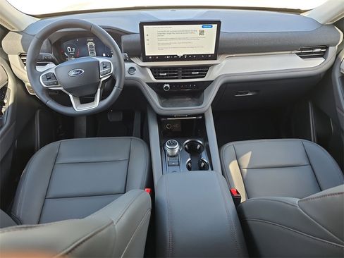 New 2025 Ford Explorer Active w/ Active Comfort Package image 32