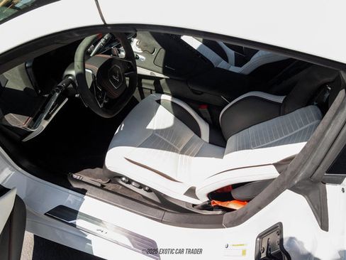 Used 2023 Chevrolet Corvette Stingray Premium Cpe w/ Z51 Performance Package image 33