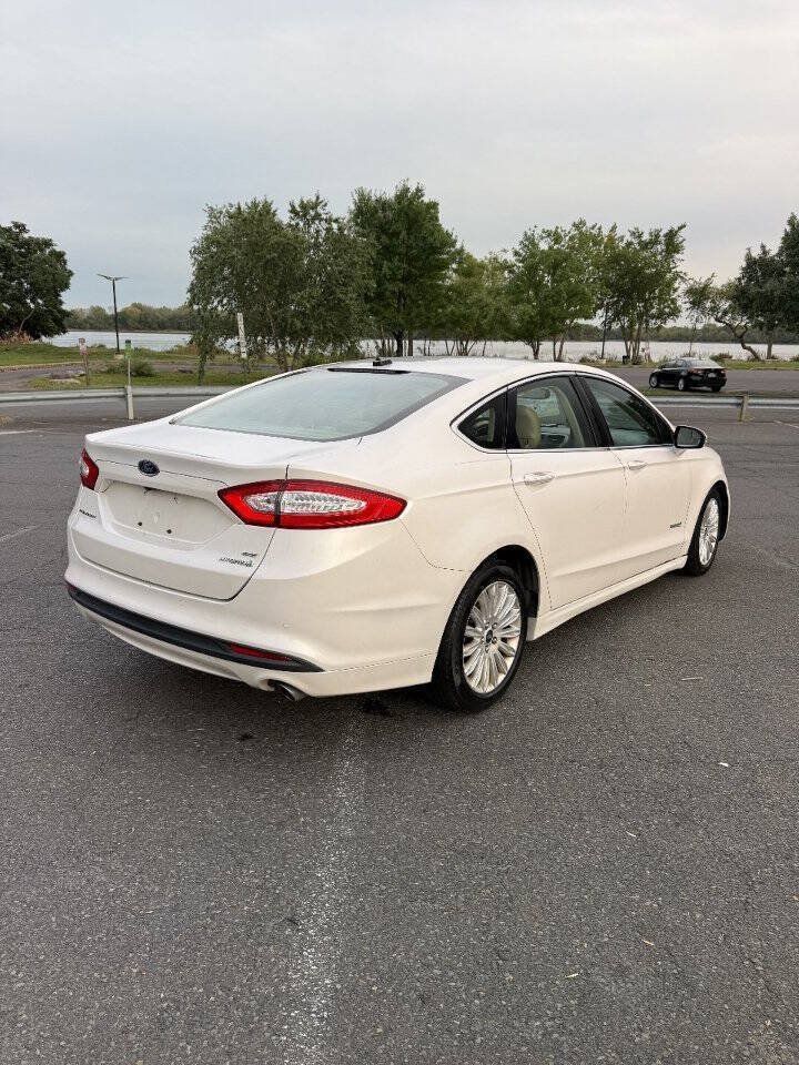 Used 2013 Ford Fusion SE FWD image 7