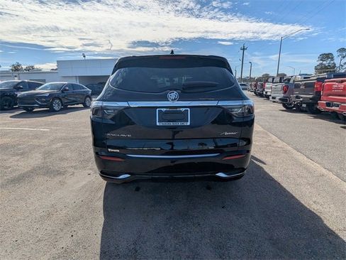 Used 2023 Buick Enclave Avenir w/ Avenir Technology Package image 5