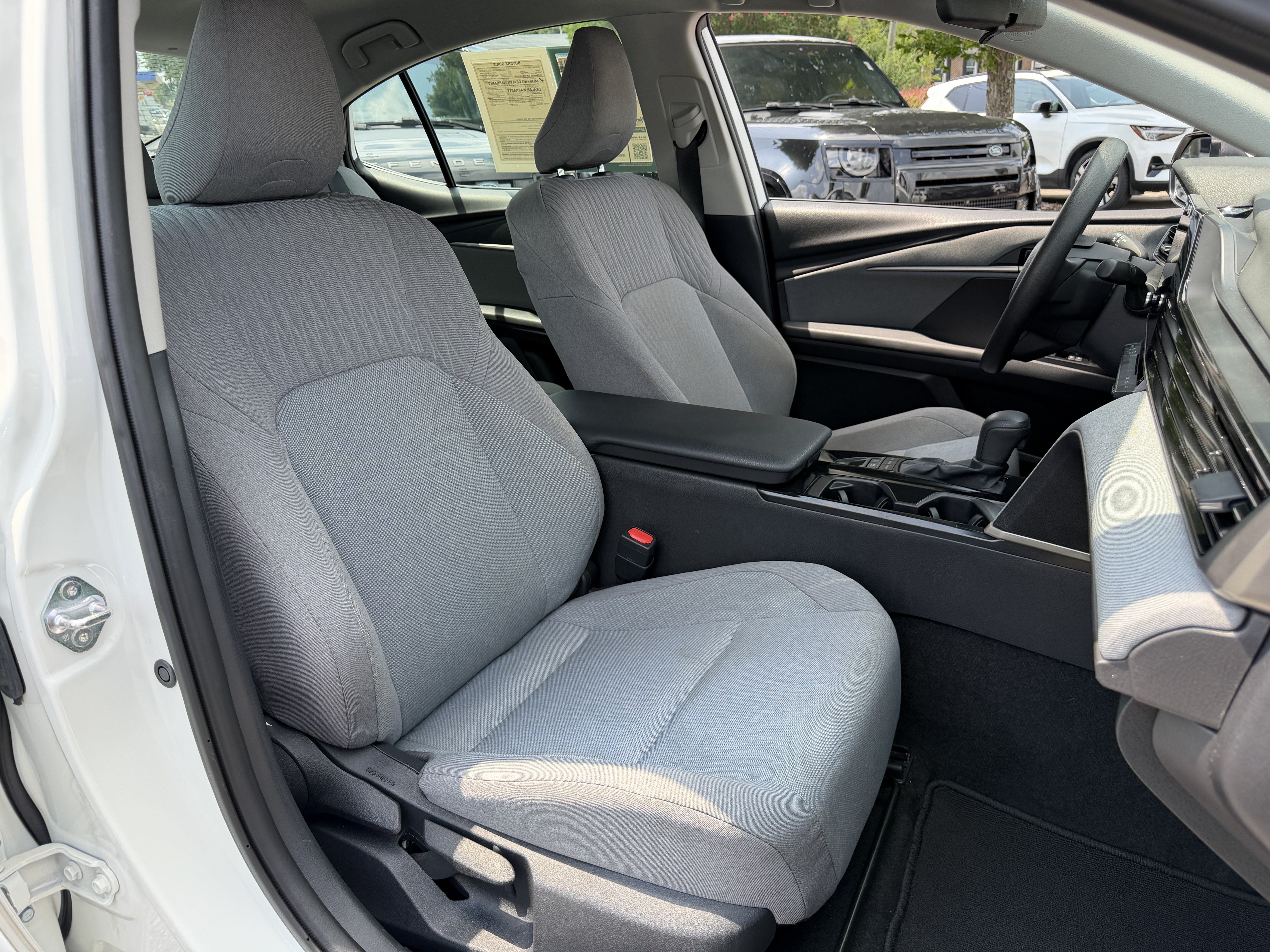 Used 2025 Toyota Camry LE FWD image 33