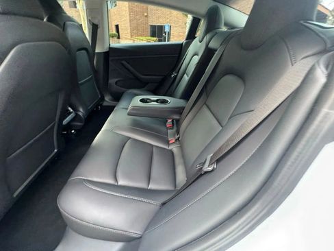 Used 2021 Tesla Model 3 Standard Range Plus image 12