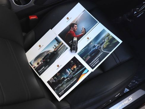 Used 2019 Porsche Cayenne S image 91