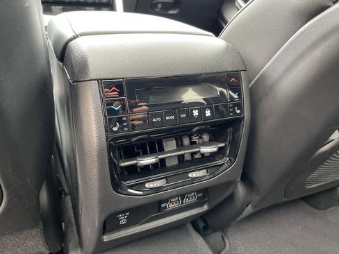 Used 2023 Jeep Grand Cherokee Overland w/ Adv Protech Group III AWD/4WD image 11