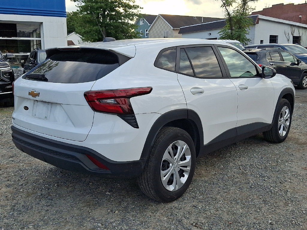 Certified 2024 Chevrolet Trax LS FWD image 8