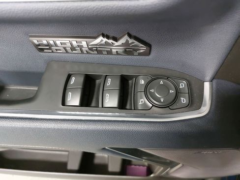 Used 2022 Chevrolet Silverado 1500 High Country w/ High Country Premium Package image 30