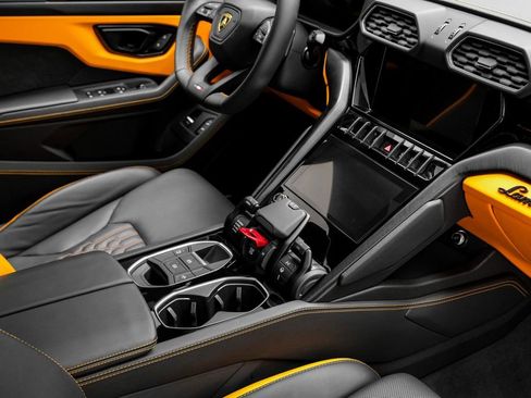 Used 2024 Lamborghini Urus S AWD/4WD image 28