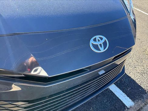 Used 2025 Toyota Camry SE image 26