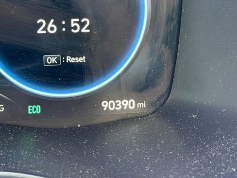 Used 2023 Hyundai Santa Fe Limited w/ Cargo Package image 21