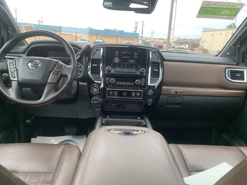 Used 2020 Nissan Titan Platinum Reserve w/ Moonroof Package image 28
