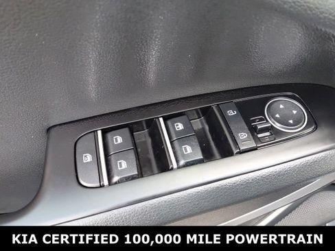 Certified 2025 Kia Soul LX FWD image 16