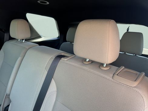 Used 2023 Chevrolet Traverse LS AWD/4WD image 22