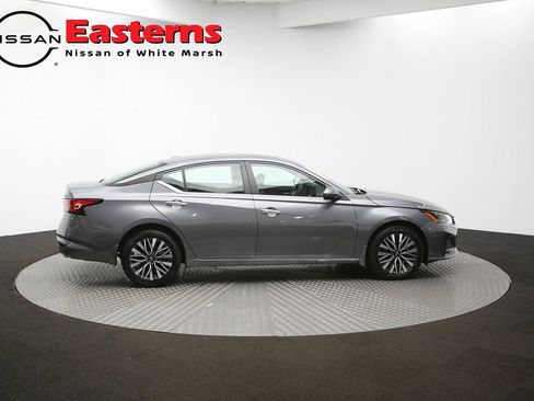 Used 2024 Nissan Altima 2.5 SV w/ SV Premium Package AWD/4WD image 44
