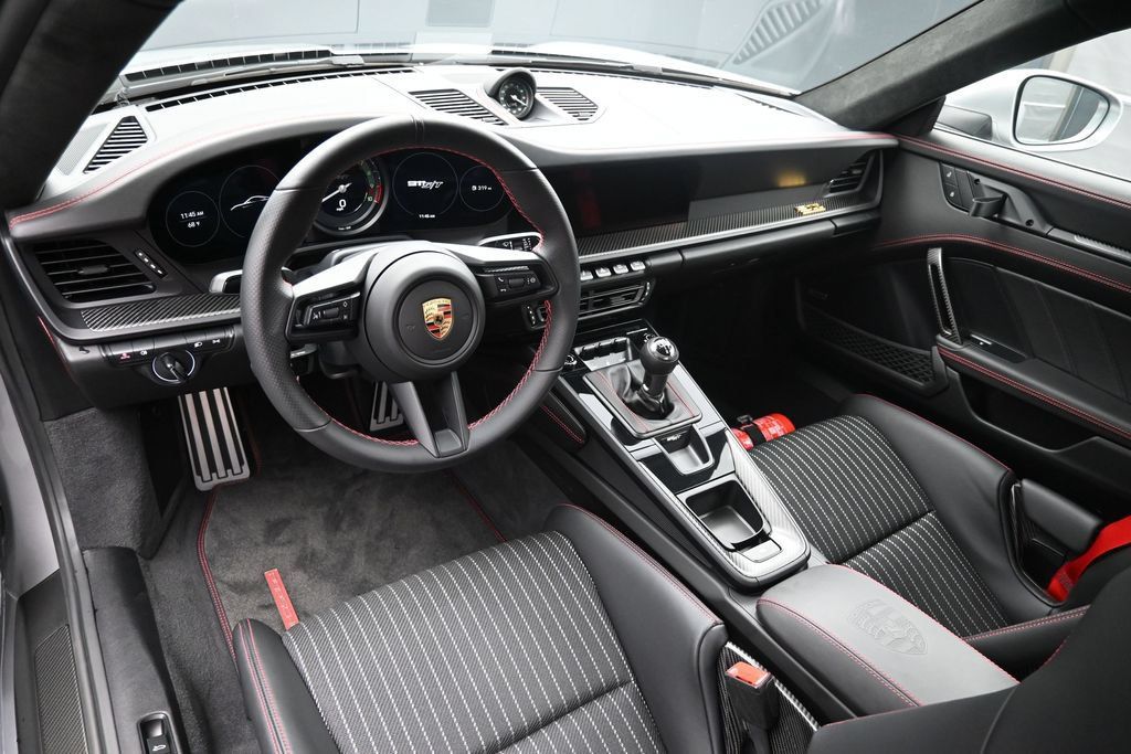 Certified 2024 Porsche 911 GT3 RS RWD image 4