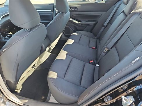 Used 2023 Nissan Altima 2.5 SV image 18