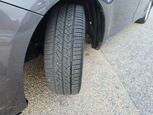 Used 2011 Toyota Sienna XLE image 35