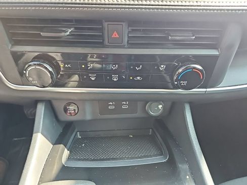 Used 2024 Nissan Rogue S FWD image 36