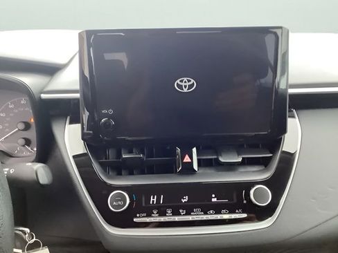 Used 2024 Toyota Corolla LE image 29