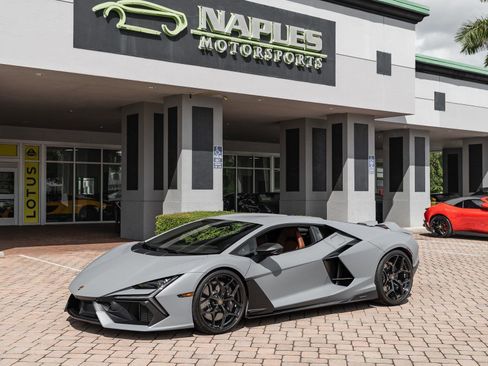 Used 2024 Lamborghini Revuelto AWD/4WD image 29