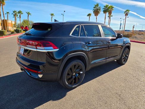 New 2026 Volkswagen Atlas Cross Sport SE FWD image 4