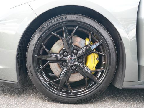 Used 2022 Chevrolet Corvette Stingray Premium Conv w/ Z51 Performance Package RWD image 31