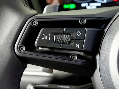 Certified 2026 Porsche Cayenne AWD/4WD image 25