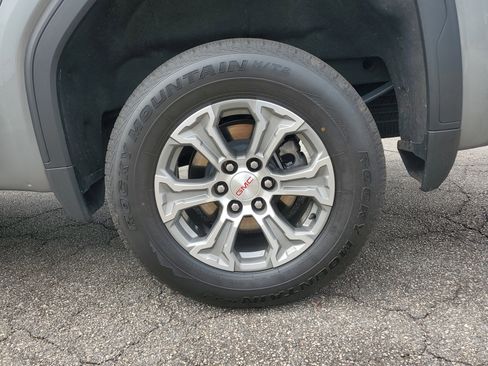 Used 2024 GMC Sierra 1500 SLT image 9