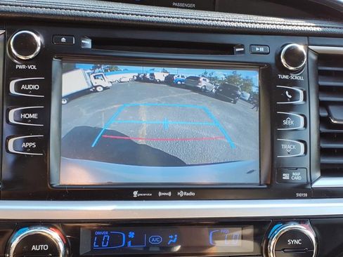 Used 2016 Toyota Highlander XLE FWD image 21