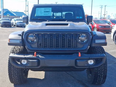 New 2026 Jeep Gladiator Mojave w/ Steel Bumper Group AWD/4WD image 3