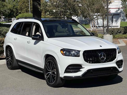 Used 2021 Mercedes-Benz GLS 580 4MATIC image 28