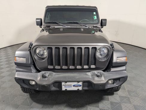 Used 2019 Jeep Wrangler Sport AWD/4WD image 3