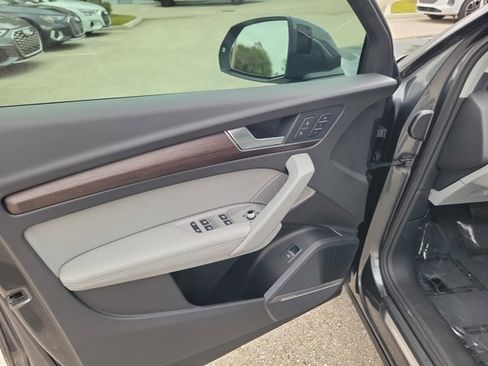 Certified 2022 Audi Q5 2.0T Premium Plus w/ Premium Plus Package image 18